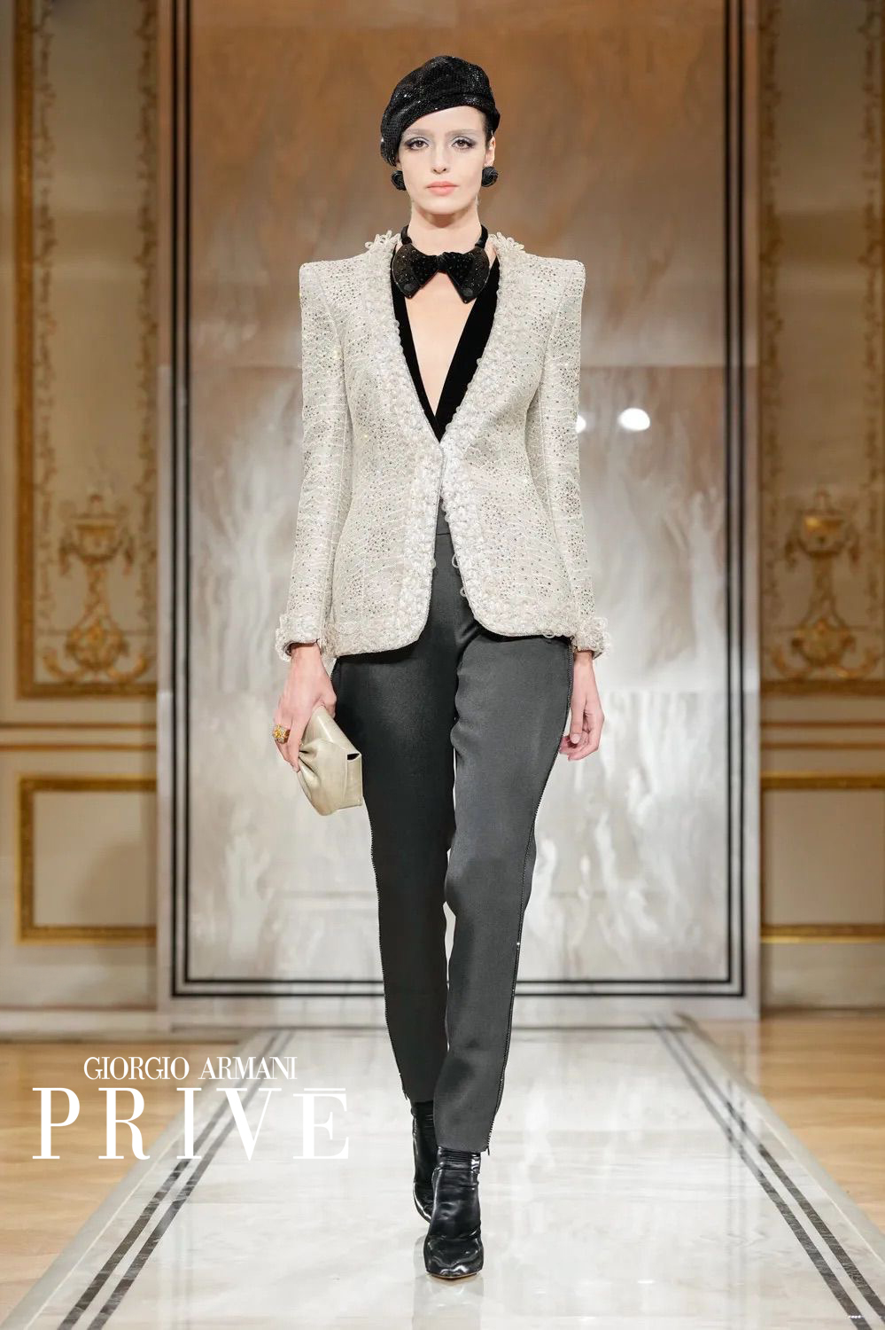 ALEXANDRA NEVES WALKS FOR GIORGIO ARMANI PRIVÉ FW25/26 ALEXANDRA NEVES WALKS FOR GIORGIO ARMANI PRIVÉ FW25/26